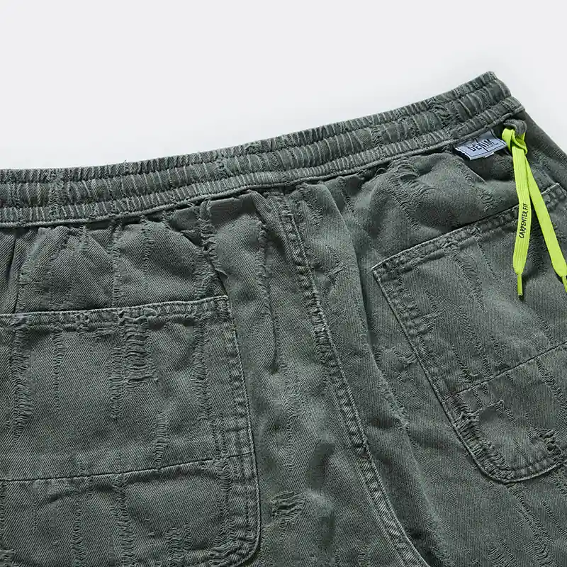 Back patch pocket and utility loop detail on cargo pants style 4164568