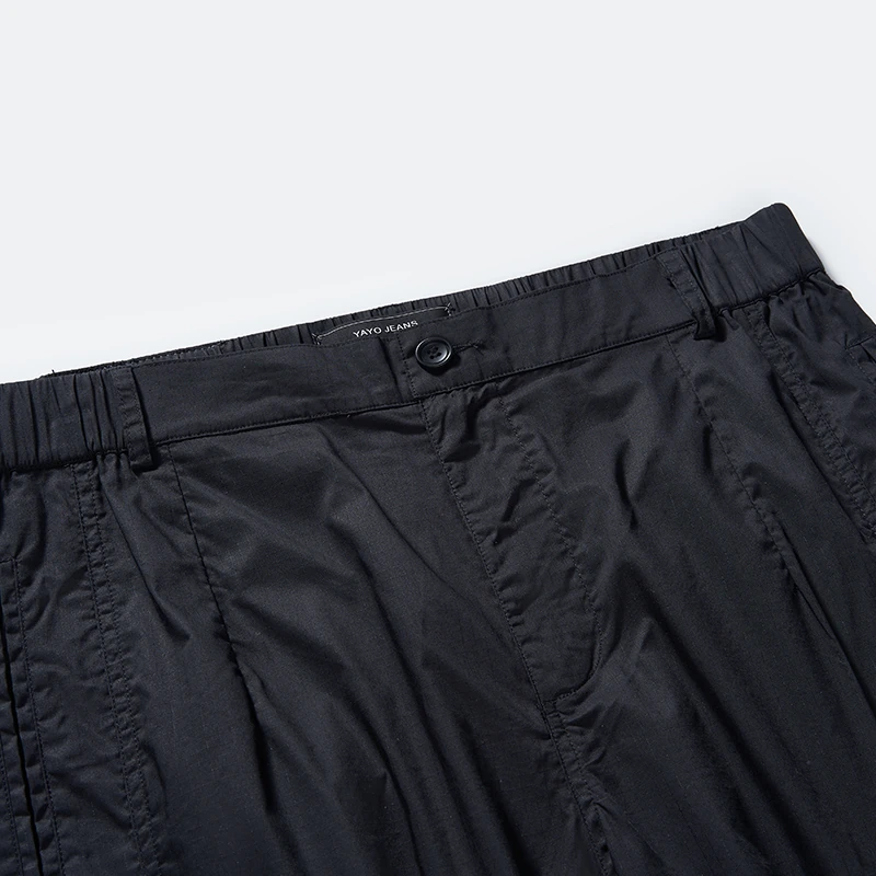 Button-front waistband and elastic side detail on men's cargo jogger style 1-2116