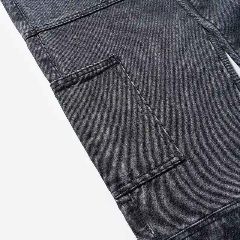 Utility leg pocket detail on men's carpenter jeans style 4C732