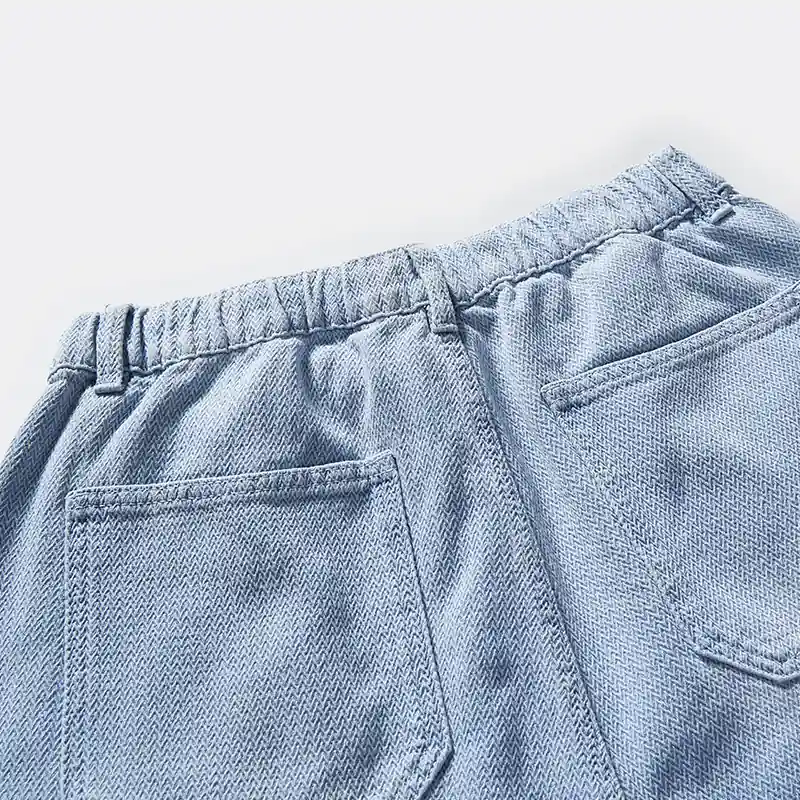 Back waist and patch pocket detail on utility pants style 4D717