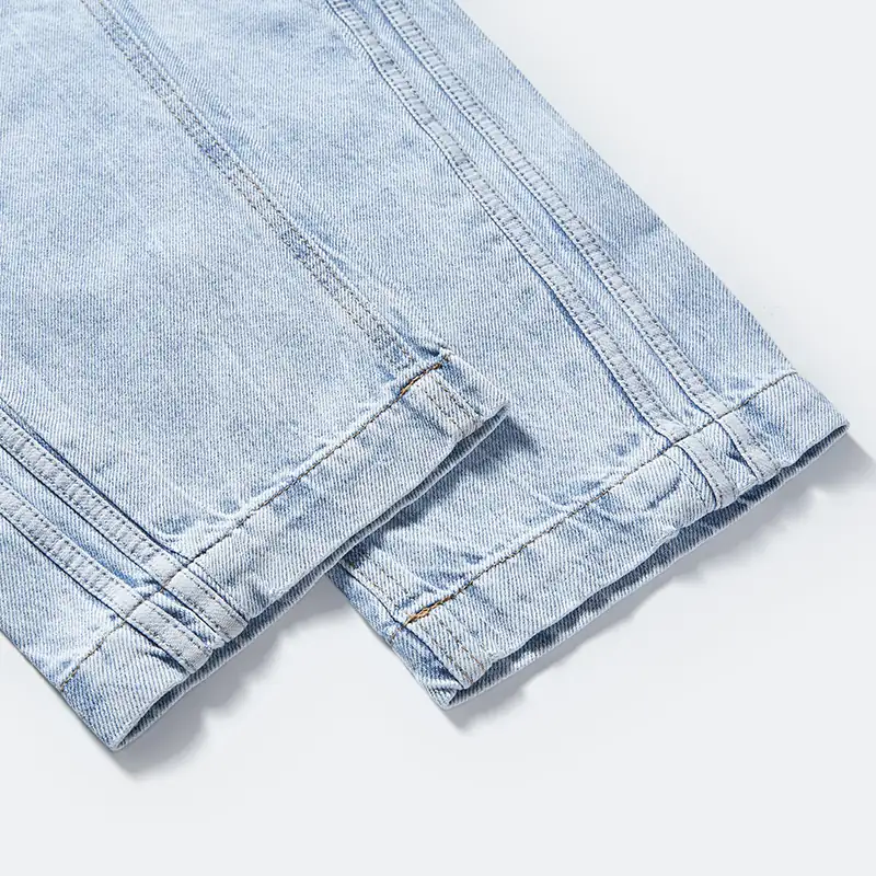 Vertical panel seam and straight hem detail on jeans style 4D715